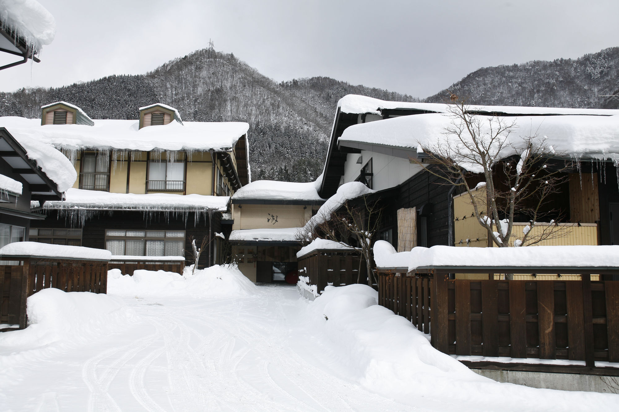 Ryokan Kutsuroginoya Yuu Takayama  Eksteriør bilde